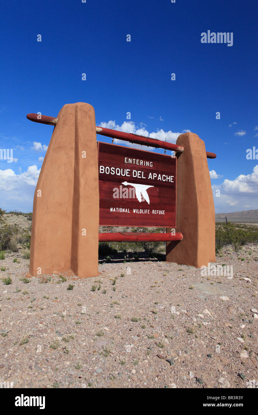 Melden Sie sich an der Einfahrt nach Bosque del Apache National Wildlife Refuge, New Mexico. Stockfoto