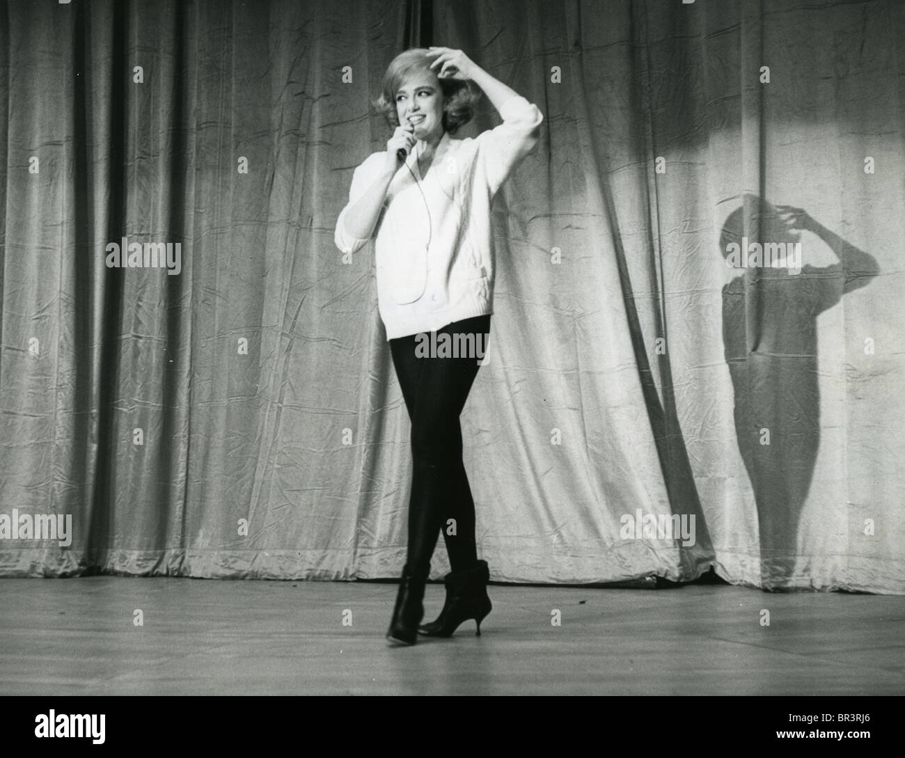 EDIE ADAMS (19272008) USSängerin und Schauspielerin im Jahr 1965