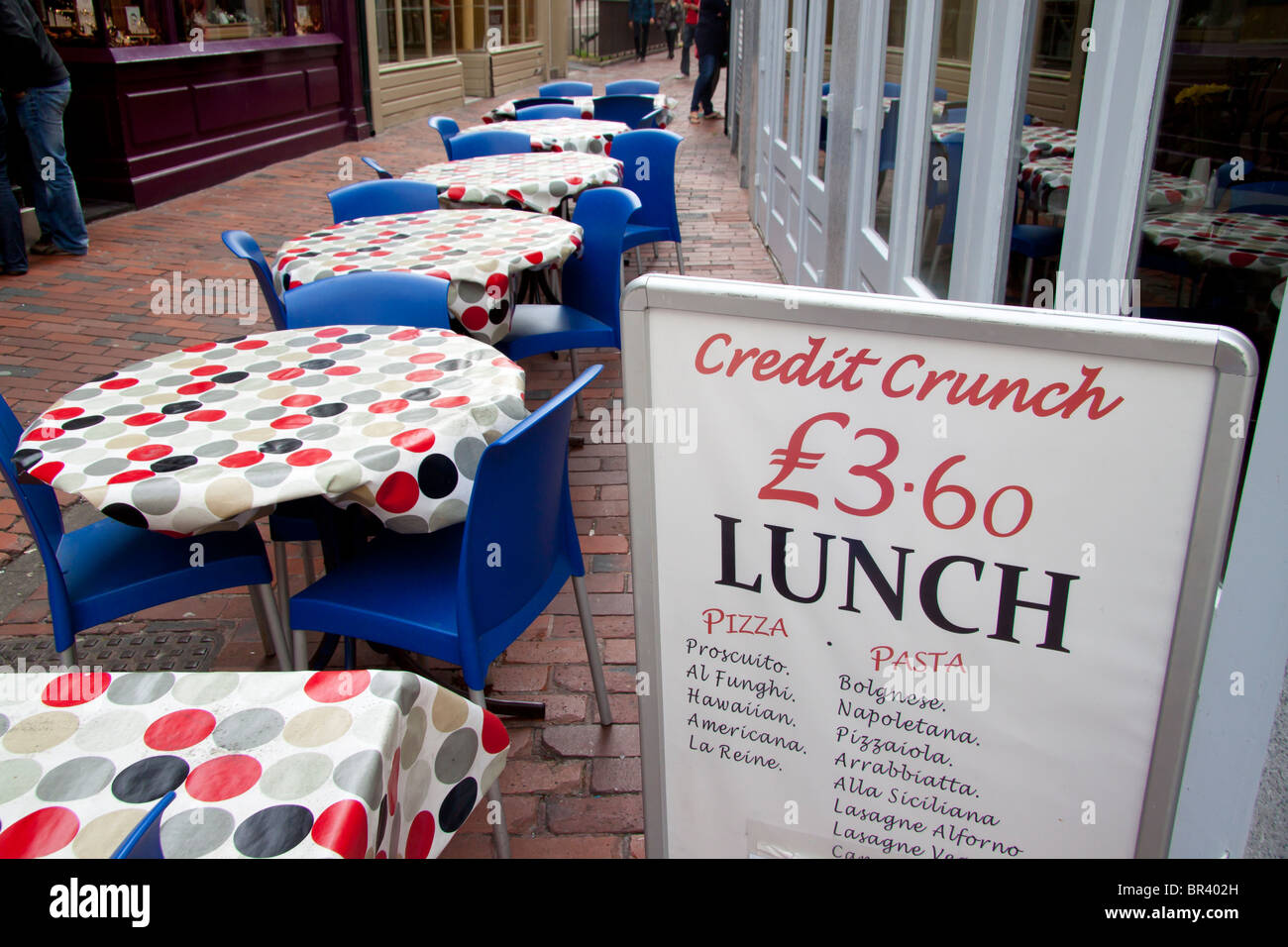 2010 - Verweise auf die Kreditkrise sind noch zu sehen in The Lanes, Brighton Stockfoto