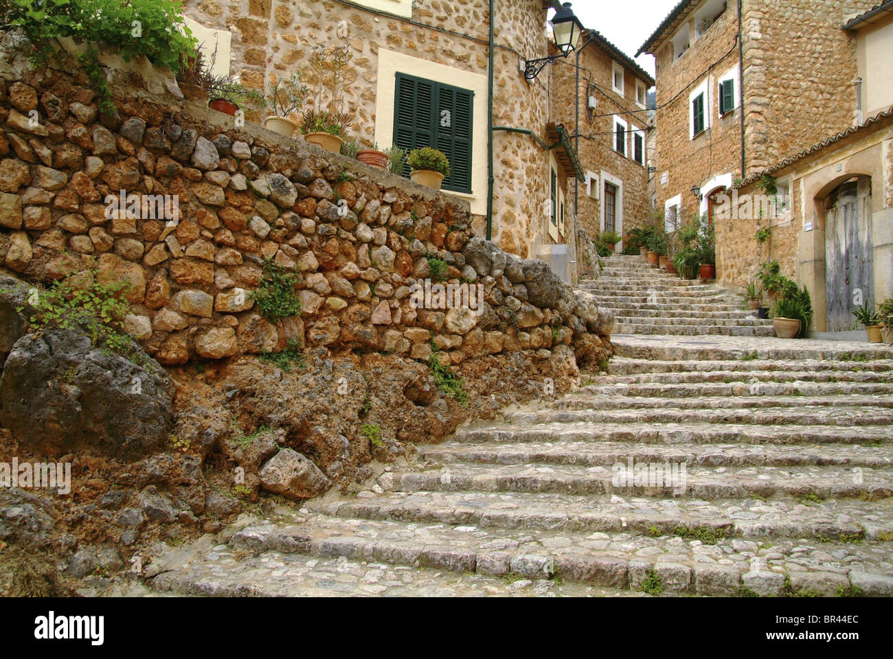 Gasse und Treppen, Fornalutx, Mallorca, Spanien, Europa Stockfoto