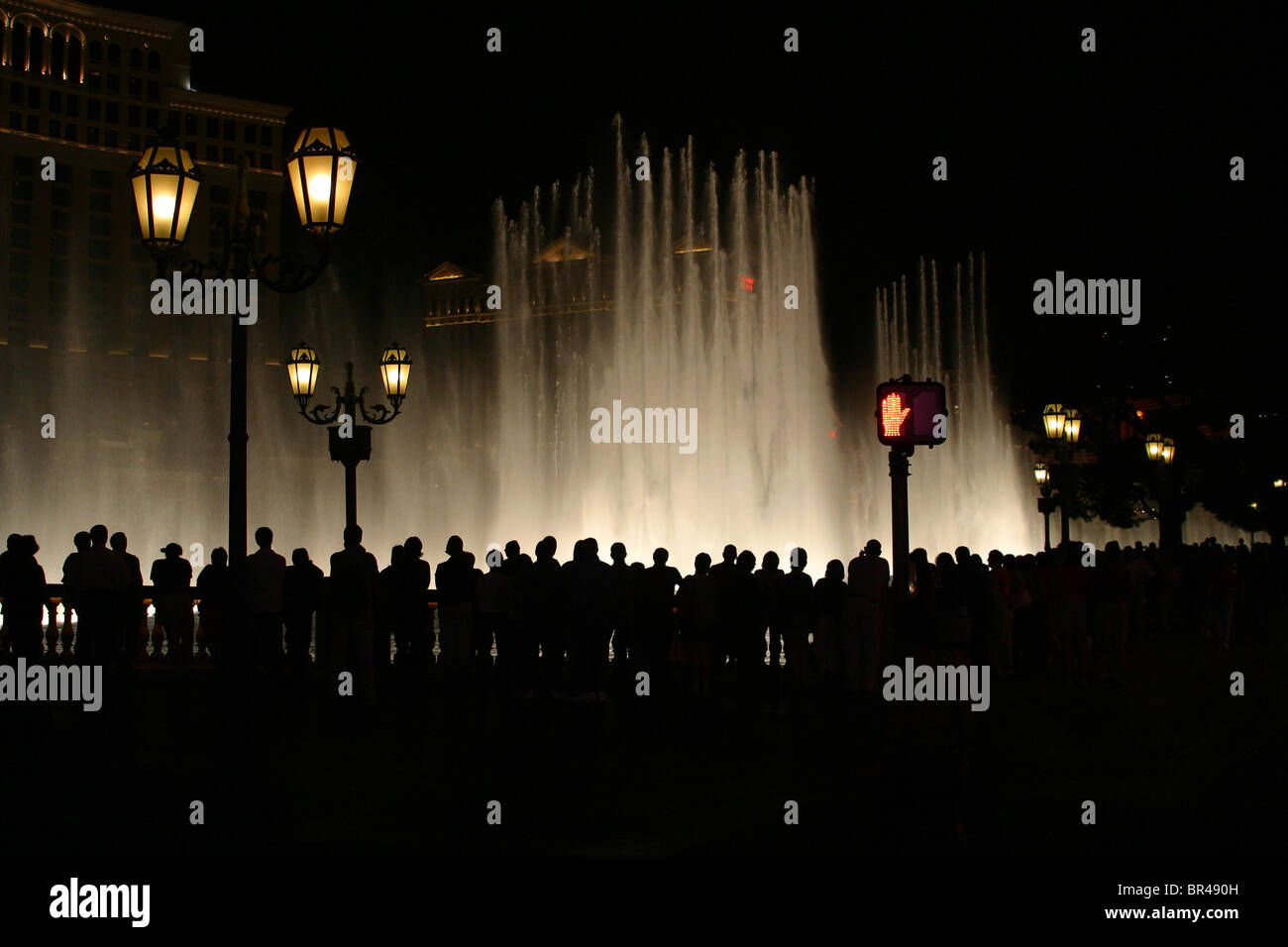 Publikum der Show mit Wasser und Musik im Bellagio Hotel Stockfoto