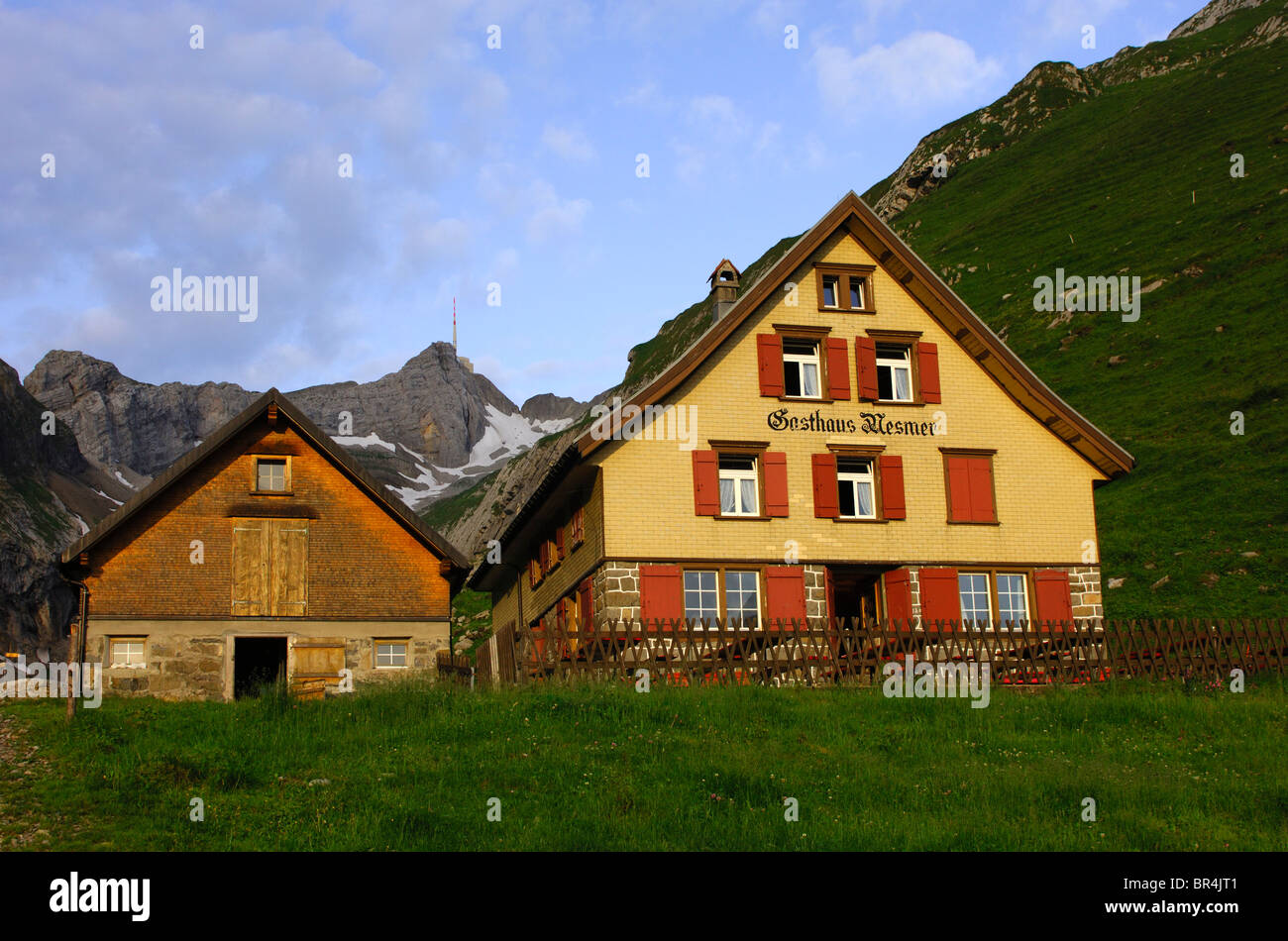 Mountain Inn Mesmer, Mt, Säntis hinter, Weissbad, Alpstein Bergkette, Kanton Appenzell Rhodes, Innerschweiz Stockfoto