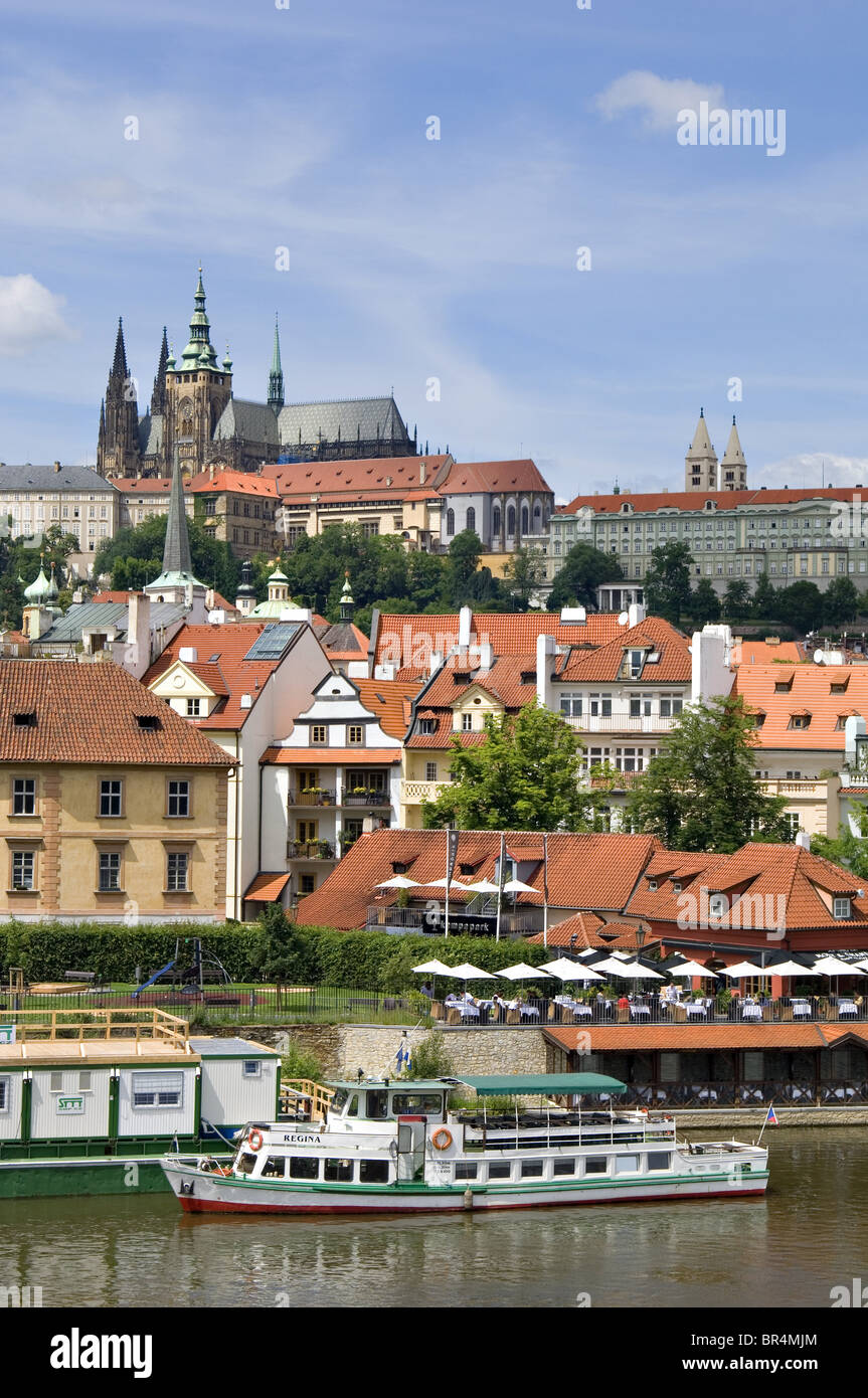 Hradschin, Burg, St.-Veits-Dom und Moldau, Prag, Tschechische Republik Stockfoto