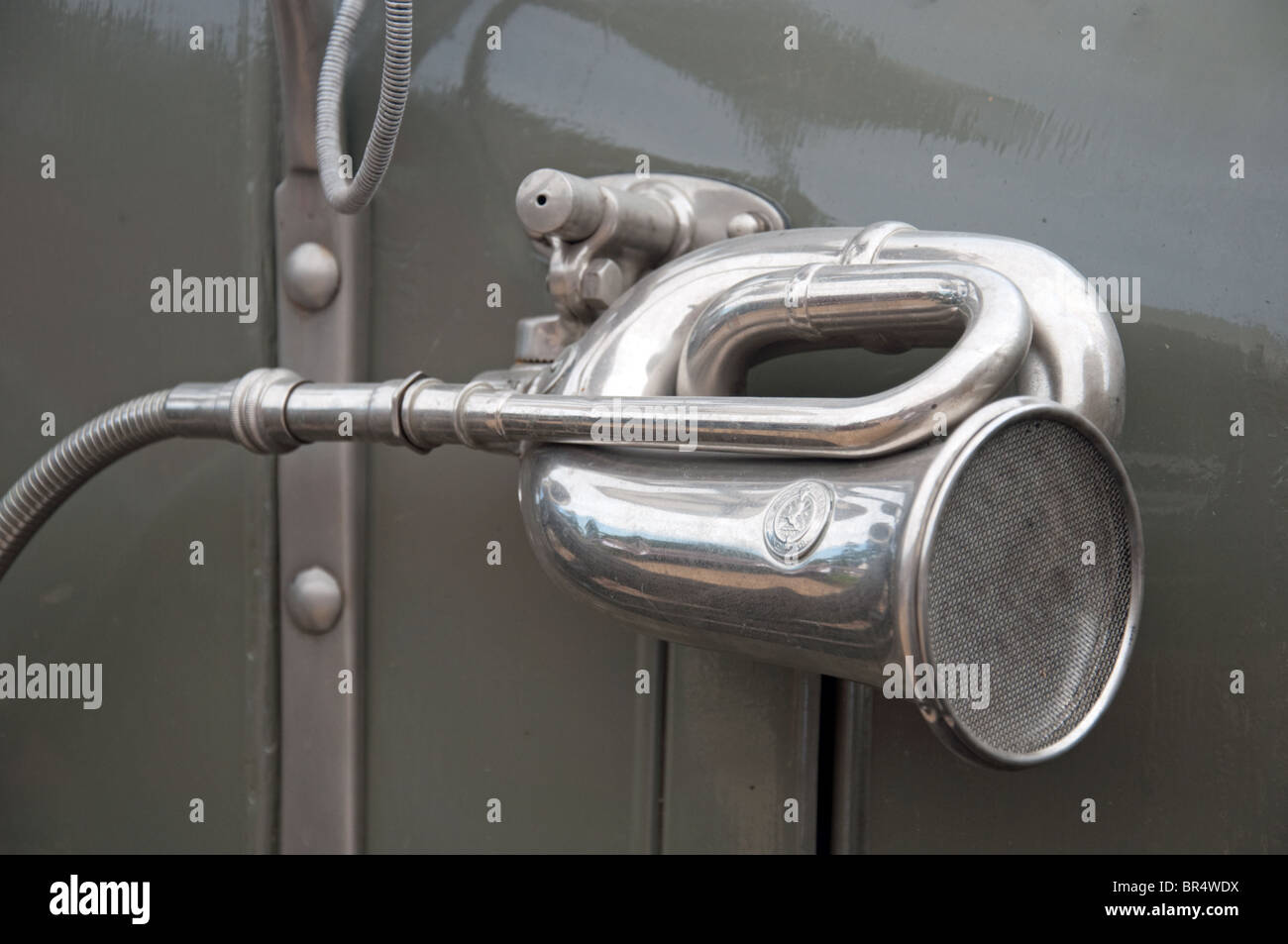 Polierte Luft Horn Hupe am Humber Car Stockfoto