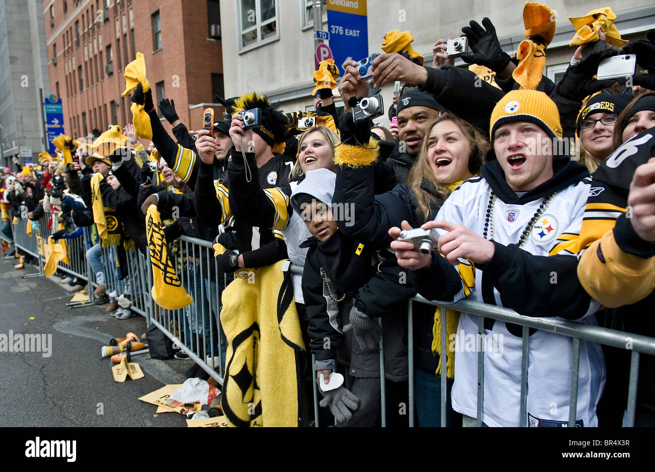 Siegesparade in der Innenstadt von Pittsburgh, der neue Super-Bowl-Champions zu Ehren. 350 Tausend Fans zeigte sich Stockfoto