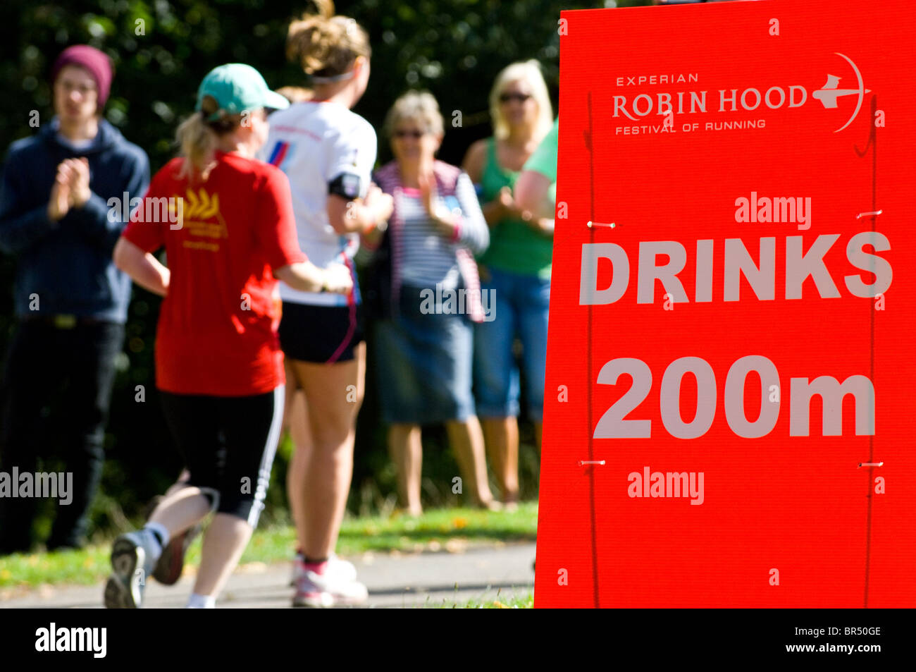 Bahnhof 200 m zu trinken Stockfoto