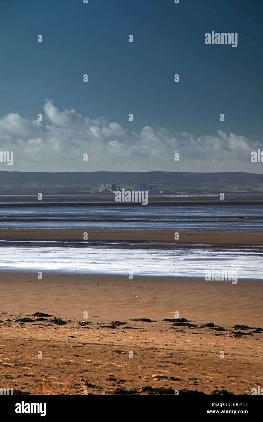 Blick über die Mündung des Flusses Parrett von Burnham-on-Sea, das Kernkraftwerk Quantock Hills und Hinkley Point Stockfoto