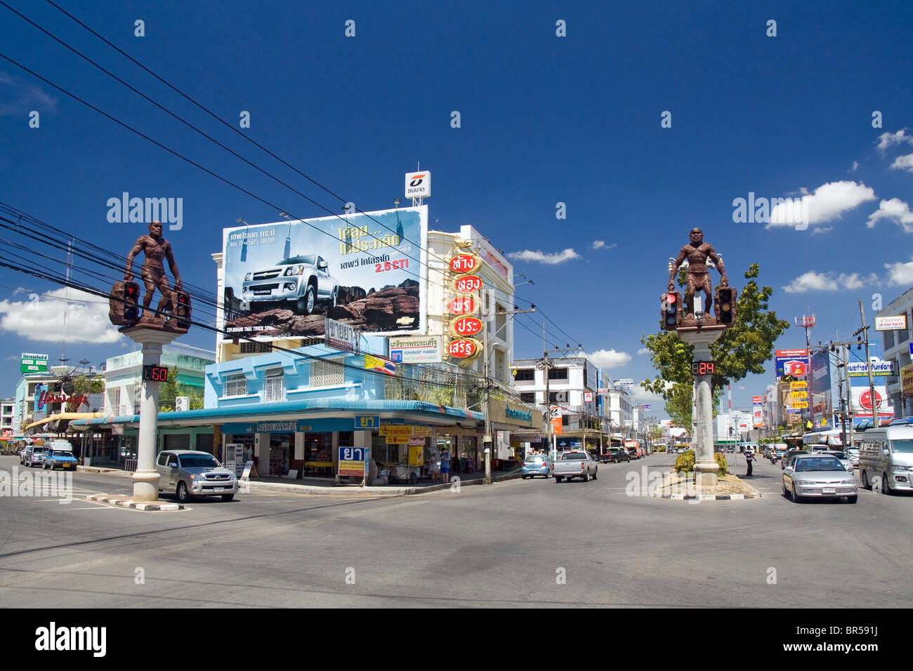 Verkehr im Zentrum von Krabi, Thailand Stockfoto