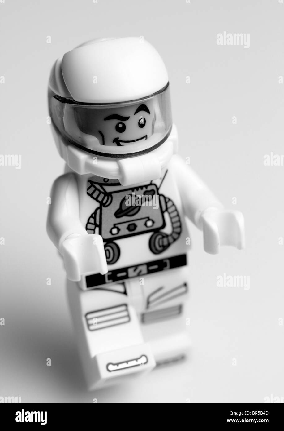 Ein kleiner Schritt für eine Figur, ein Riesenschritt für Lego. Stockfoto