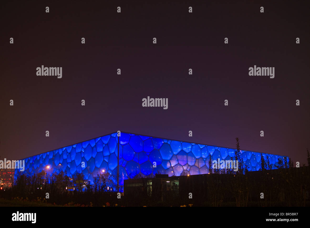 Nachtansicht des National Aquatic Center (Water Cube), Beijing, China Stockfoto