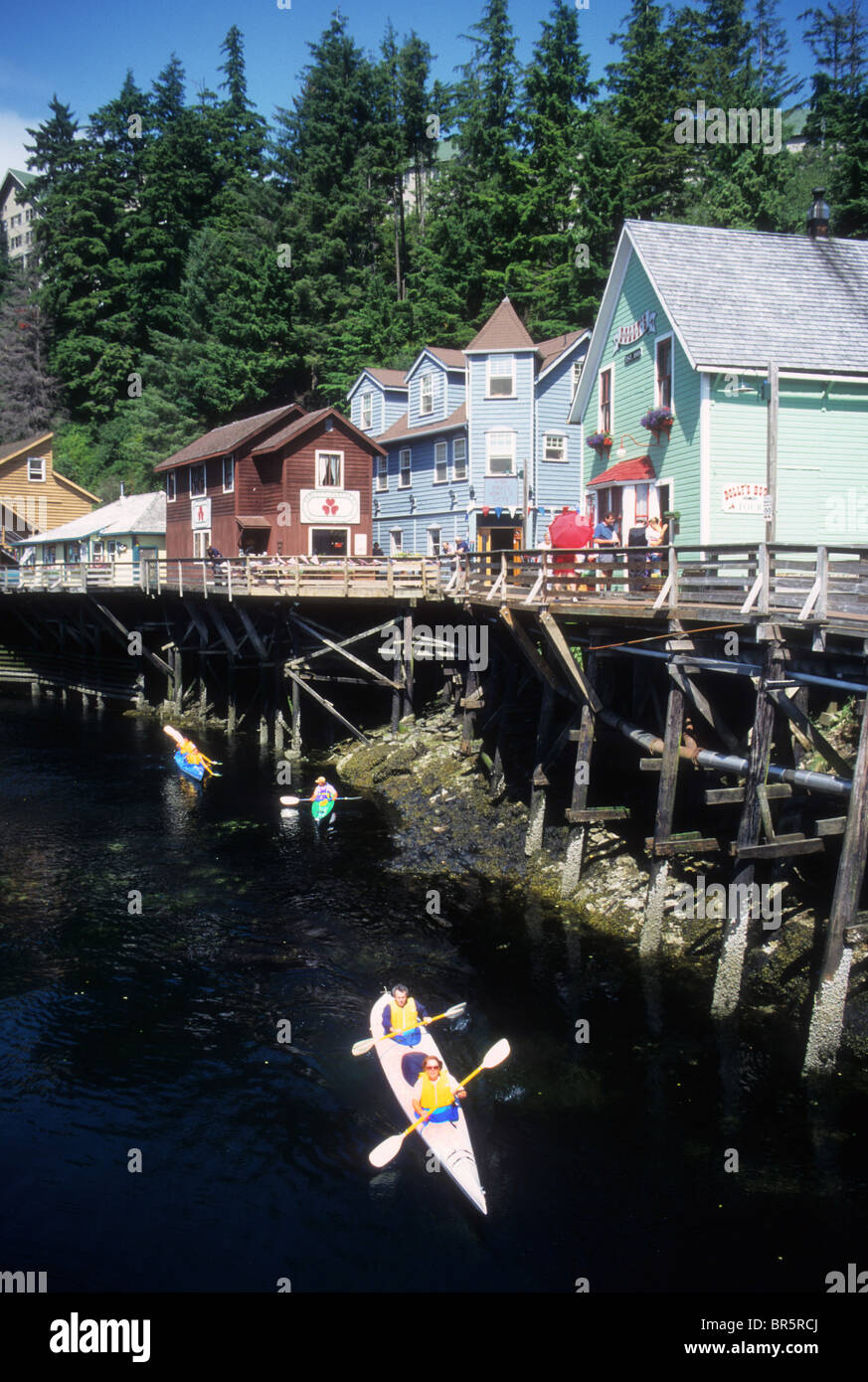 Juneau, Alaska State Capitol Fluss Goldrausch Stadt Shop Dorf Kajak Paddel Boot Sport Freizeitspaß ausüben Stockfoto