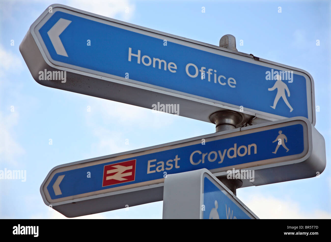 Wegweiser zu Croydon Home Office, beherbergt das Hauptquartier der Border and Immigration Agency. Stockfoto