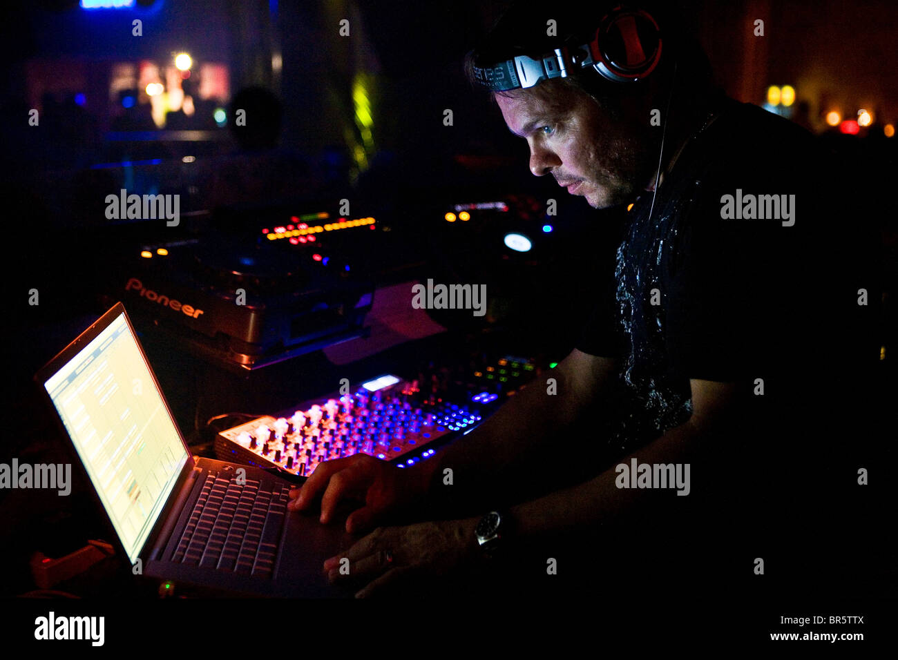 DJ Pete Tong spielen auf dem Rockness Festival in Schottland im Jahr 2008. Stockfoto