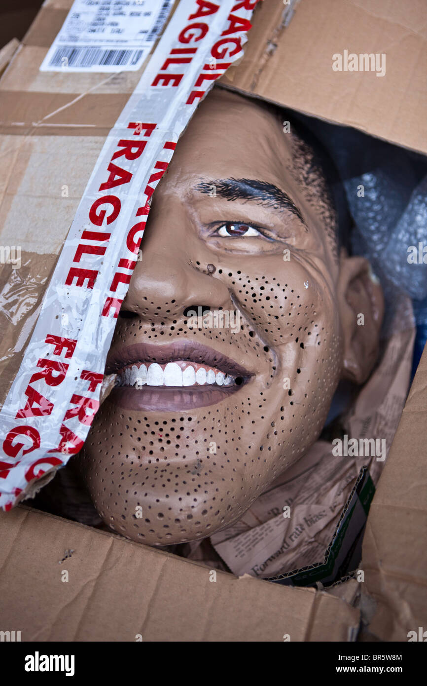Barack Obama Maske in einem Karton. Stockfoto