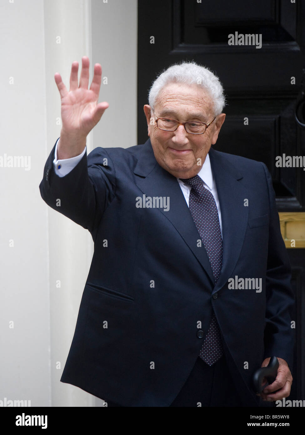 Henry Kissinger kommt 11 Downing Street Residenz der Kanzler des Finanzministeriums für ein Treffen Stockfoto