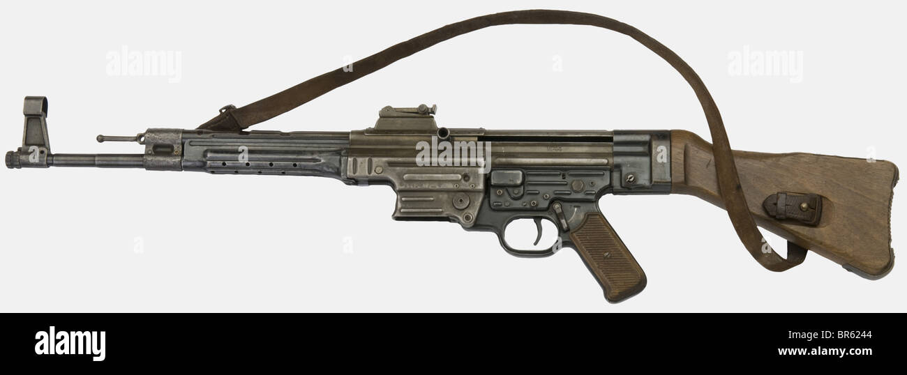 ein-deutsches-sturmgewehr-mp-44-gestempelt-auf-dem-rahmen-bnz-steyr