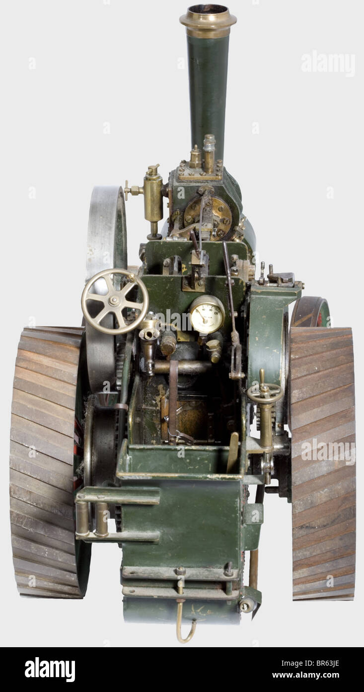 Ein Bewegungsapparat, Ein Eisen- und Basismetall-Arbeitsmodell eines Locomobiles. Auf der Feuerwehrkastentür ist "Burrell Thetford" beschriftet. Einzylinder-Dampfmaschine mit zwei Drehzahlen und Vorwärts-/Rückwärtsgängen. Länge ca. 60 cm. Nicht auf Funktion getestet. Historisch, historisch, 20. Jahrhundert, Spielzeug, Spielzeug, Objekt, Objekte, Fotos, Clipping, Ausschnitte, Ausschnitte, Ausschnitte, Ausschnitte, Fahrzeug, Fahrzeuge, Transport, Transport, Kraftfahrzeug, motorbetrieben, motorbetrieben, Stockfoto