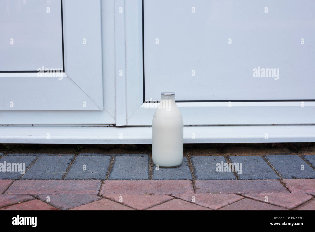 Pint Milch vor der Haustür, UK Stockfoto