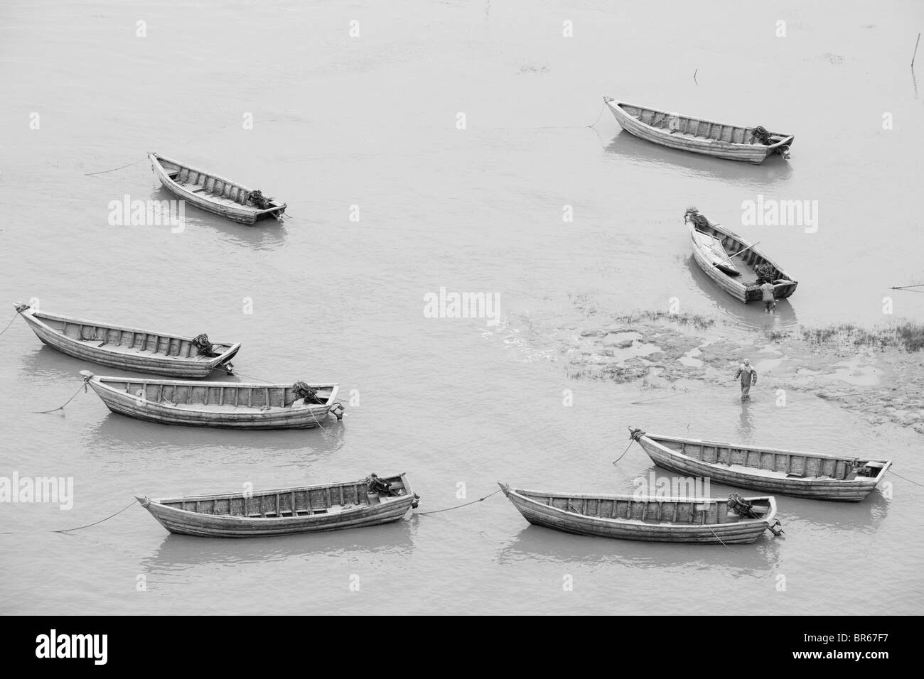 Angelboote/Fischerboote am Strand von East China Sea, Xiapu, Fujian, China Stockfoto