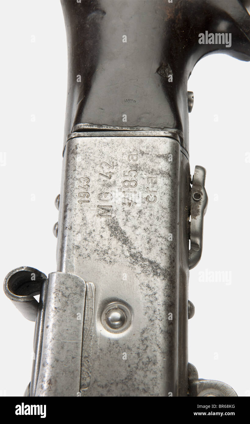 Armes A EU Mitrailleuse Allemande MG 42 Kaliber 7 92 X 57 Fabriqu armes-a-eu-mitrailleuse-allemande-mg-42-kaliber-7-92-x-57-fabriqu