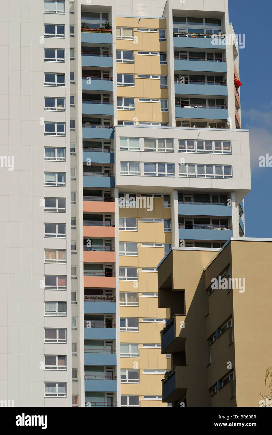 Appartement-Hochhaus von Walter Gropius, Gropiusstadt, Satelliten-Siedlungen, Neukölln, Berlin, Deutschland, Europa. Stockfoto