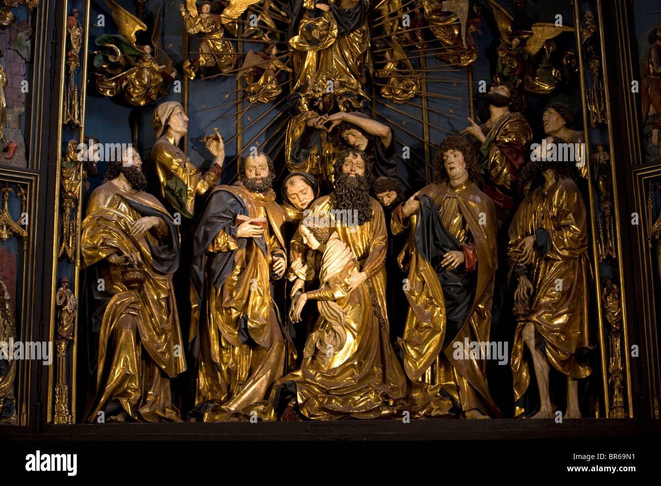 Innenraum von St. Marys Basilika, Krakau, Polen zeigt das Altarbild von Veit Stoss Stockfoto
