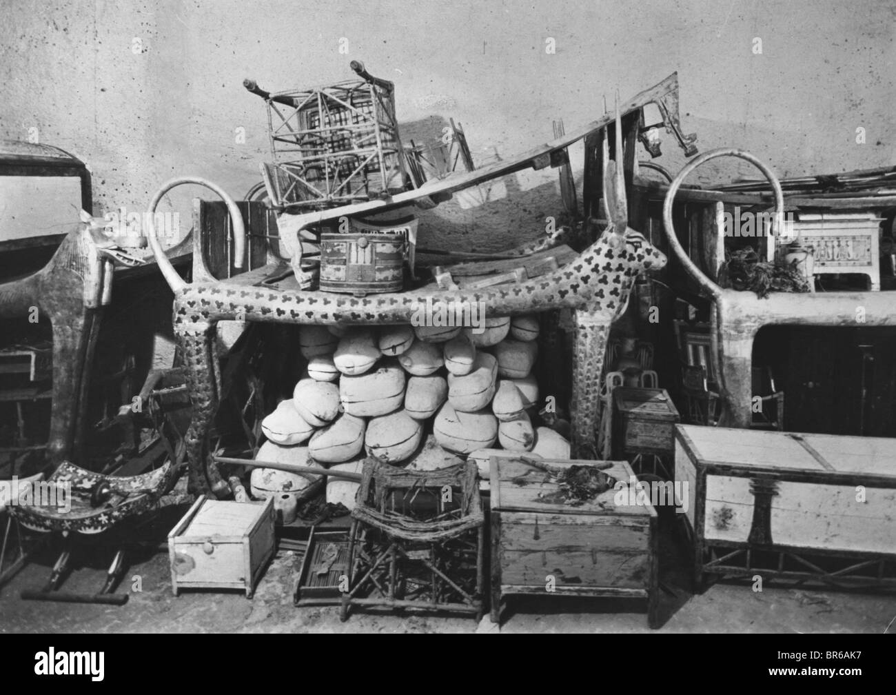 Howard Carter entdeckt das Grab des Tutanchamun im Tal der Könige, in der Nähe von Luxor in Ägypten im November 1922. Von Bildmaterial im Archiv der Presse Portrait Service (ehemals Presse Portrait Präsidium) gescannt Stockfoto