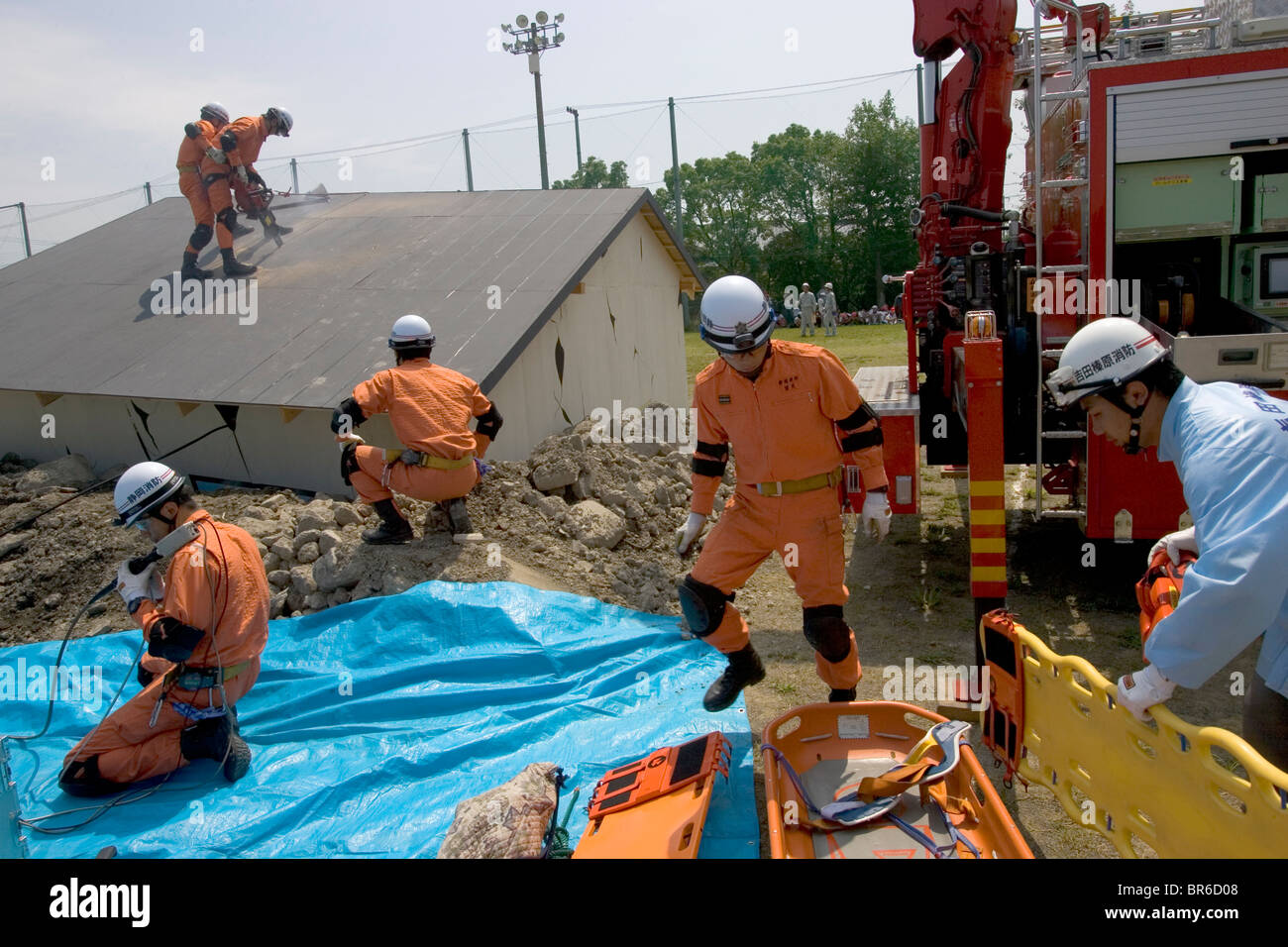 Community-Suche und Rettung-Team in eine Japan. Stockfoto