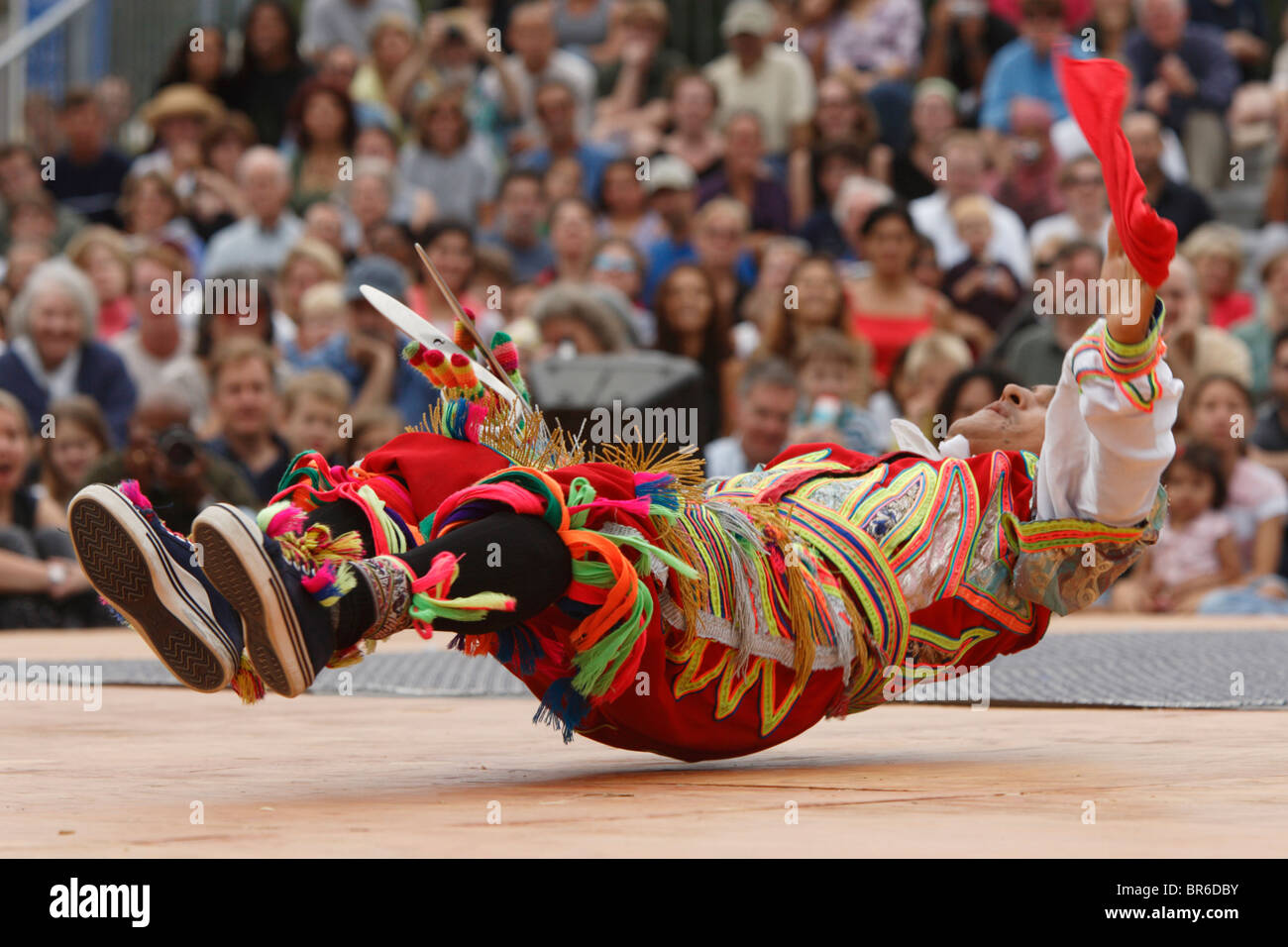 Peruanische Schere Tänzerin führt auf dem ersten Amerikaner-Festival auf der National Mall in Washington, DC. Stockfoto