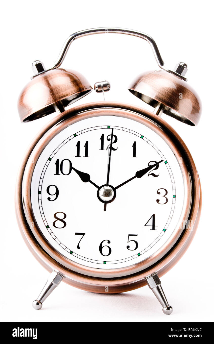 Kupfer Wecker mit Glocken auf weißem Hintergrund Stockfoto