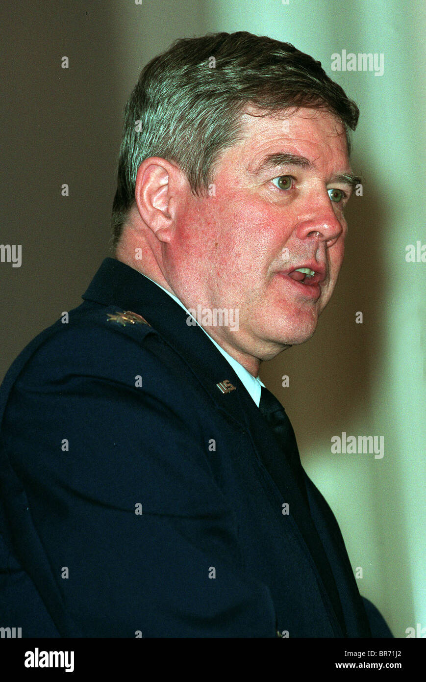 GENERAL J W RALSTON USAF SUPREME ALLIED COMMANDER EUR 20. Februar 2002 HOTEL BEVERLY HILLS BEVERLY HILLS LA USA Stockfoto