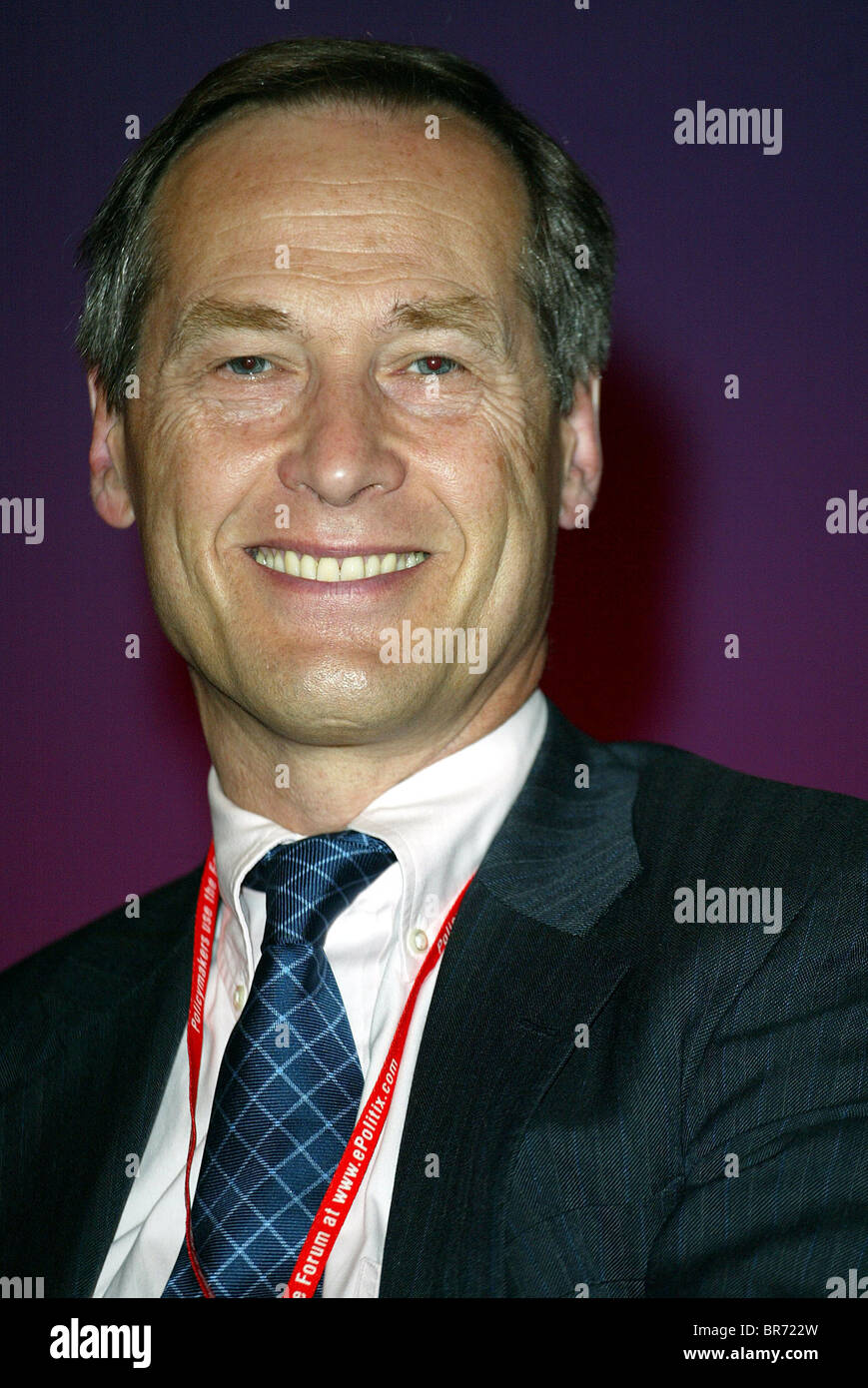 ALAN HOWARTH MP ARBEITSPARTEI 3. Oktober 2002 LABOUR PARTY CONFERENCE 2002 BLACKPOOL ENGLAND Stockfoto