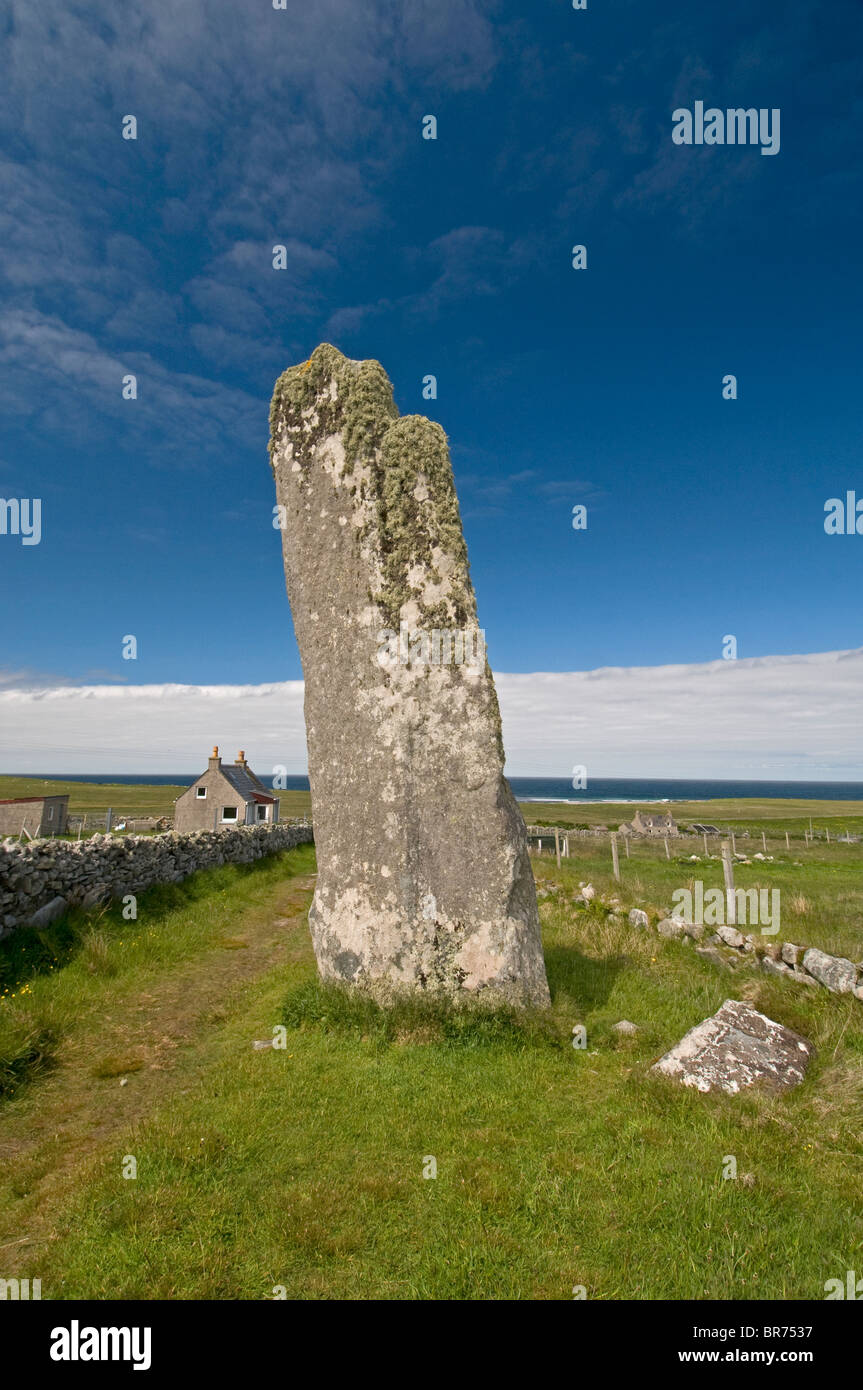 Schottlands höchsten Standing Stone an Clach ein Truiseil, Ballantrushal, Barvas, Lewis, äußeren Hebriden. Schottland.  SCO 6671 Stockfoto
