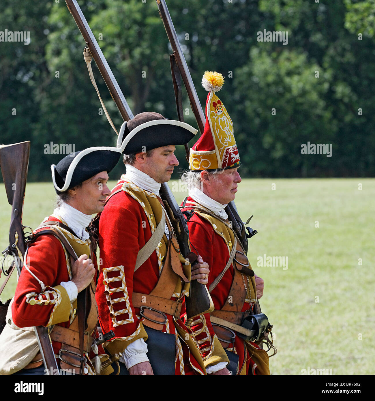 60. Regiment of Foot - Royal Rifle Corps des Königs - Grenadier Caps ...