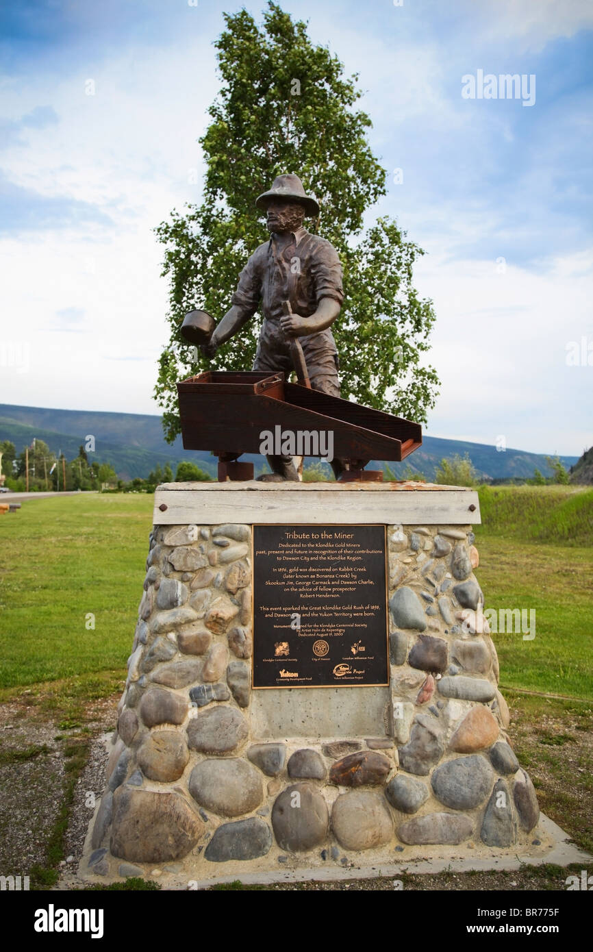 Denkmal der Miner George Washington Carmack; Dawson City, Yukon Territorium, Kanada Stockfoto