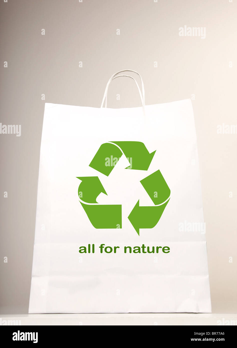 Recycling-Symbol auf die Einkaufstasche Stockfoto