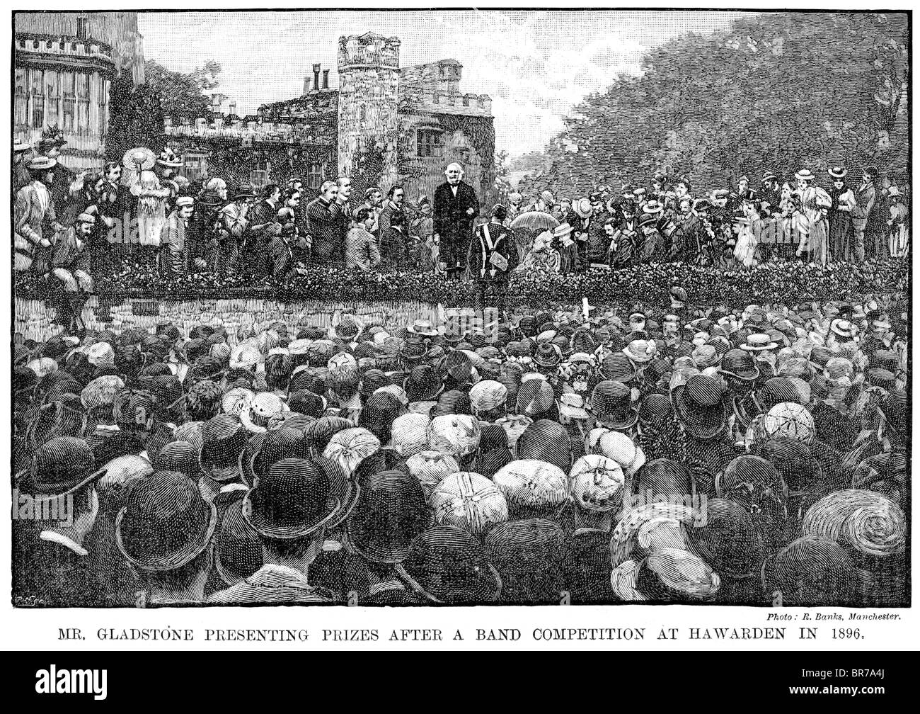 Herr Gladstone präsentiert Preise nach einem Bandwettbewerb in Hawarden 1896 Stockfoto