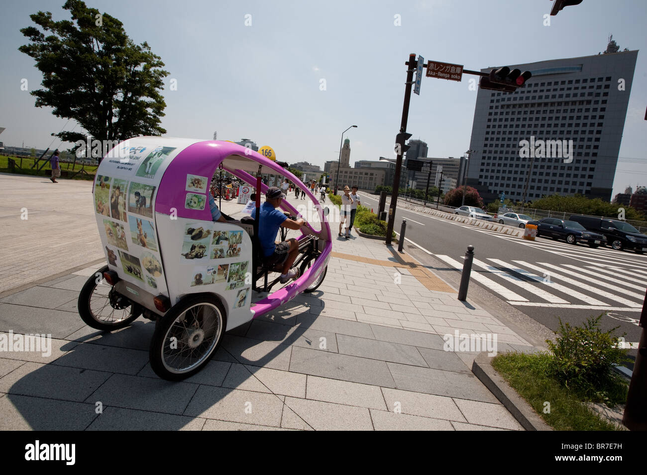 Velo-Taxis in Minato Mirai Bezirk von Yokohama, Japan. Stockfoto