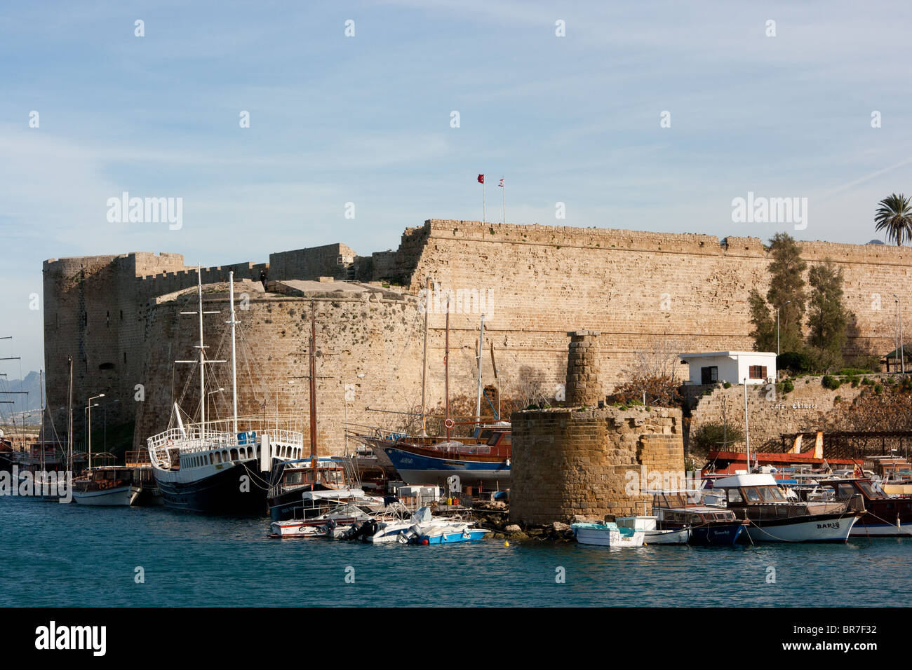 Kreuzfahrerburg im Hafen von Kyrenia Nordzypern Stockfoto