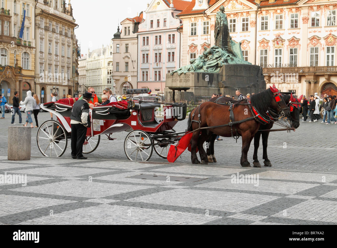 Pferdekutsche Kutsche in der alten Stadt, Prag, Tschechische Republik, August 2010 Stockfoto