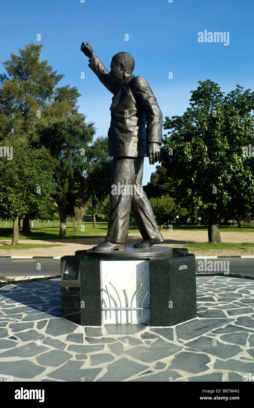 Nelson Mandela Statue an der Groot Drakenstein Gefängnis in South Africa Stockfoto