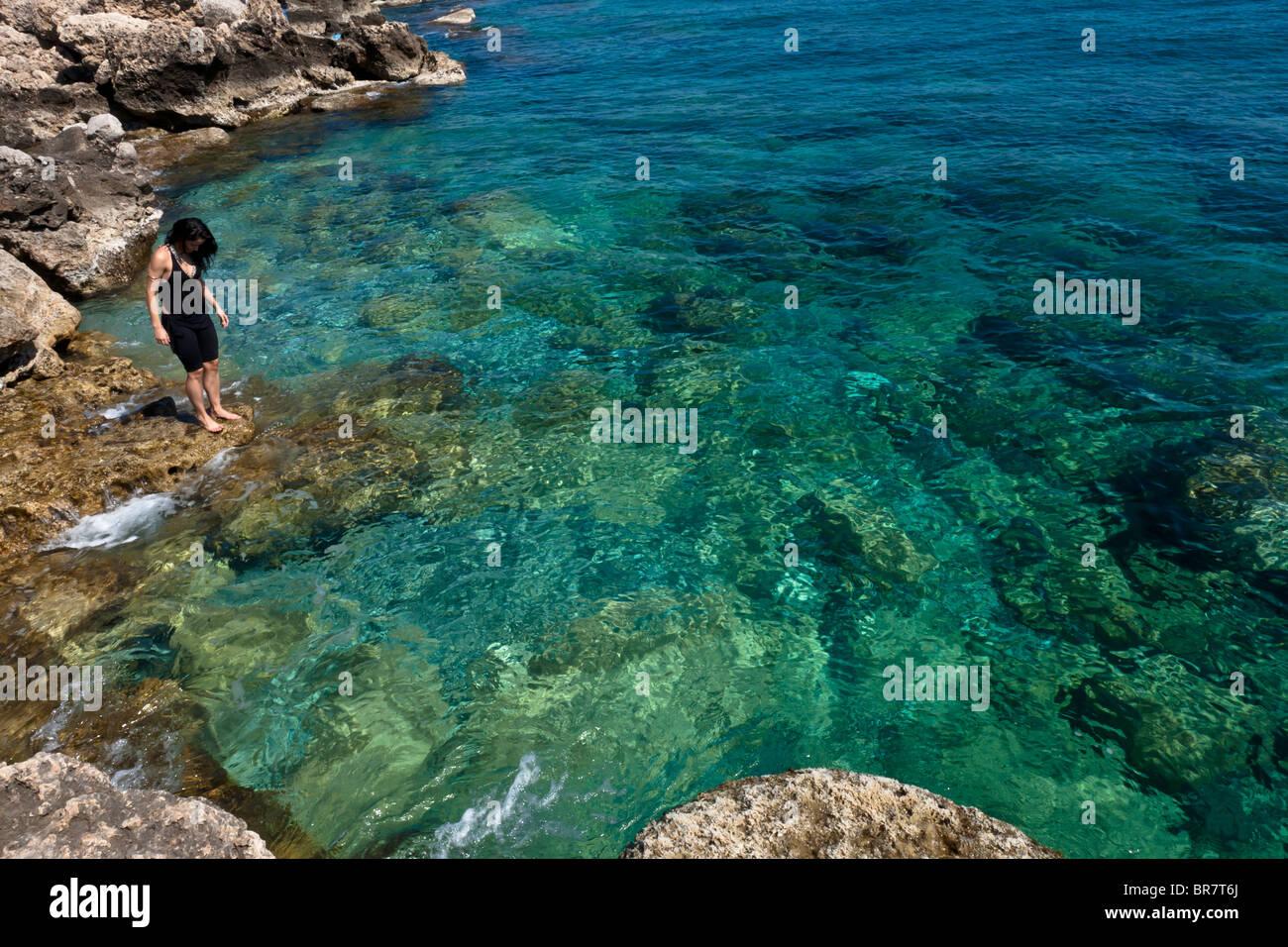 Ägäischen Wasser am Anfang der Sommersaison Stockfoto