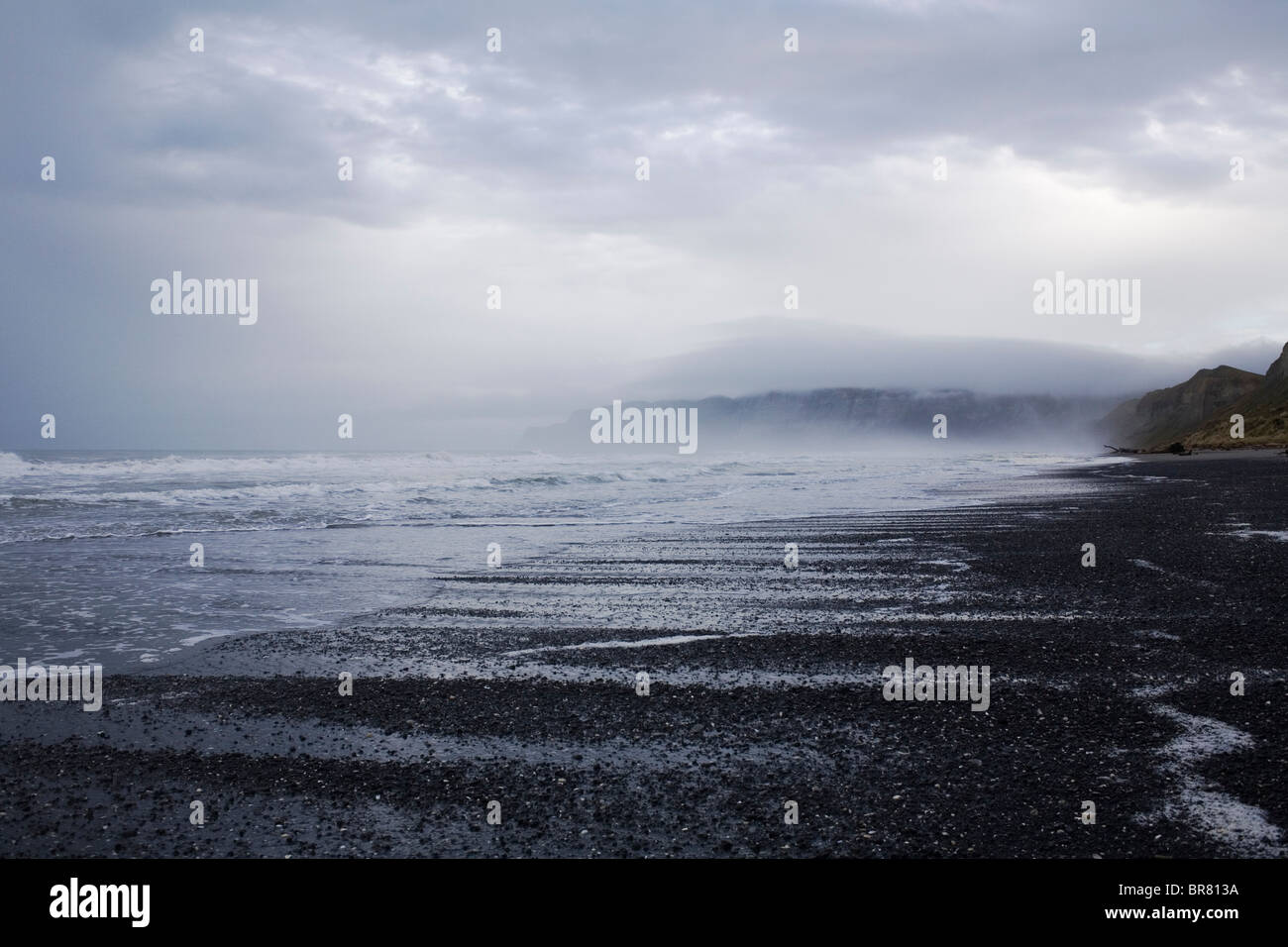 Eine isolierte Strand an der Mündung des Flusses Waikari in der Hawkes Bay-Region an der Ostküste Neuseelands Nordinsel. Stockfoto