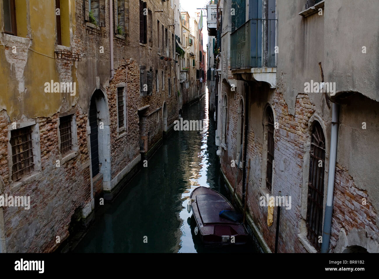 Einen kleinen Kanal in Venedig, Italien. Stockfoto