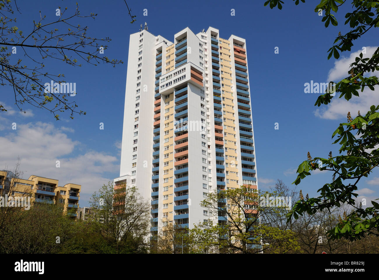 Appartement-Hochhaus von Walter Gropius, Gropiusstadt, Satelliten-Siedlungen, Neukölln, Berlin, Deutschland, Europa. Stockfoto