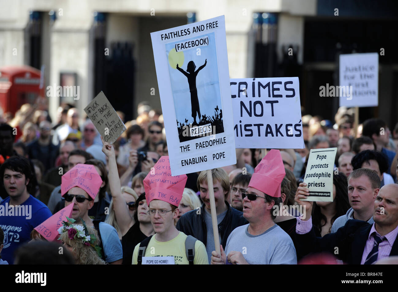 Demonstranten gegen Staat Besuch von Papst Benedikt in London Stockfoto