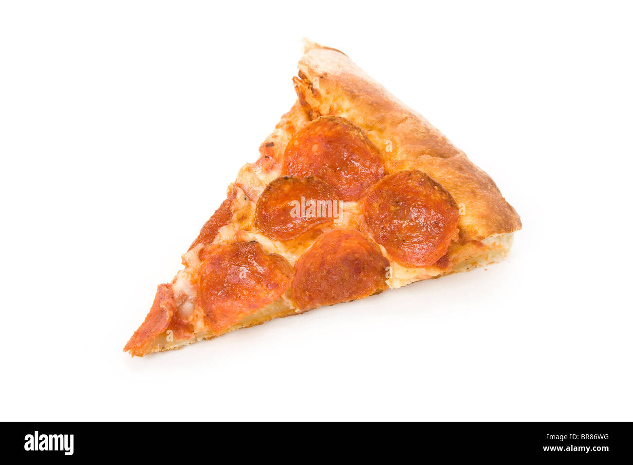Käse und Wurst Pizza mit weißem Hintergrund, Nahaufnahme Stockfoto