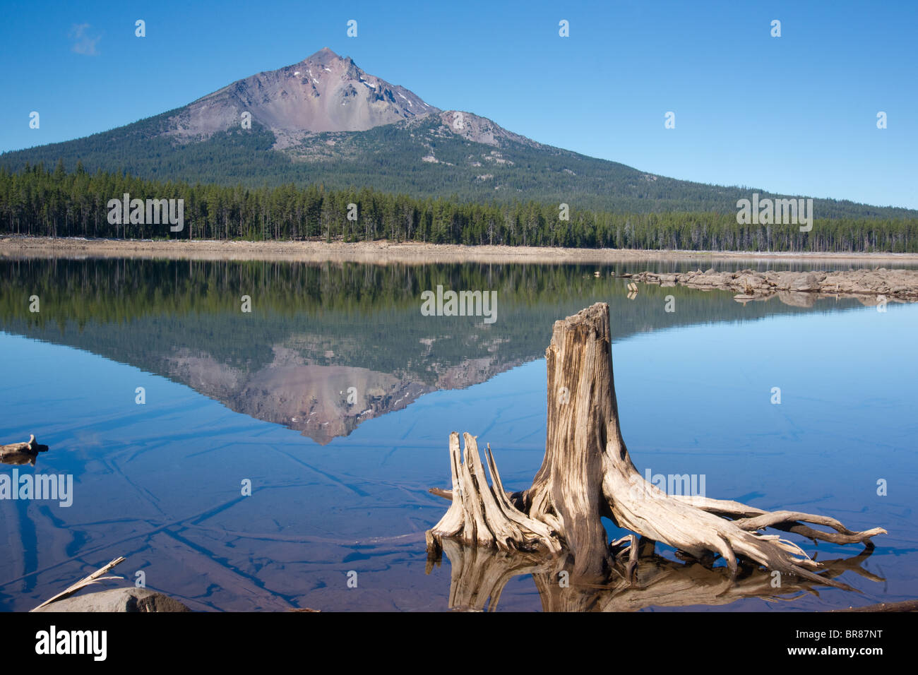 Mount McLoughlin und Fourmile Lake Oregon USA Nordamerika Stockfoto