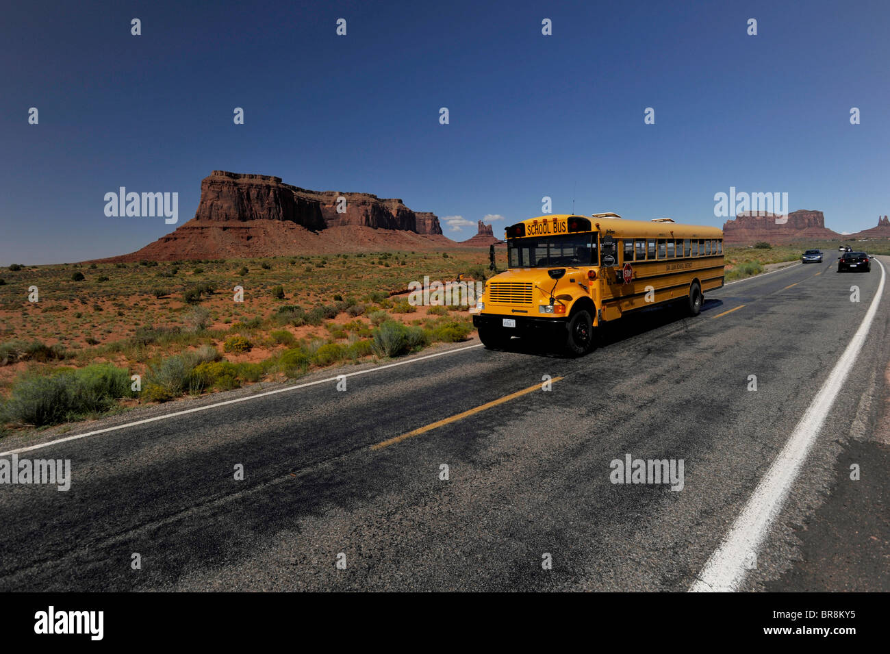 Schulbus in Monument Valley USA Stockfoto