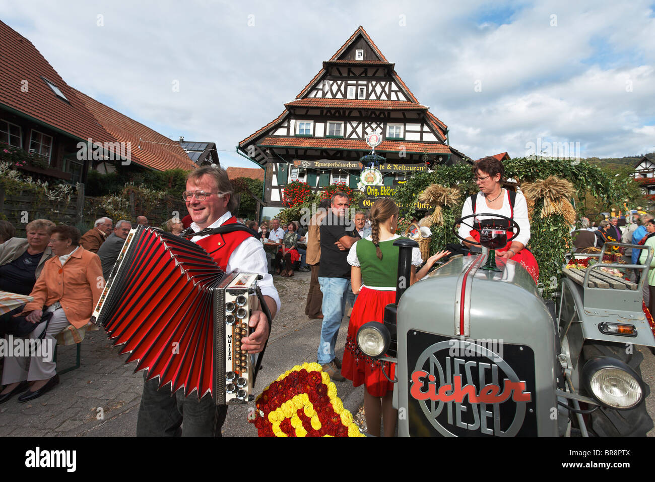 Musiker, Wein und Erntedankfest, Sasbachwalden, Baden-Württemberg, Deutschland Stockfoto